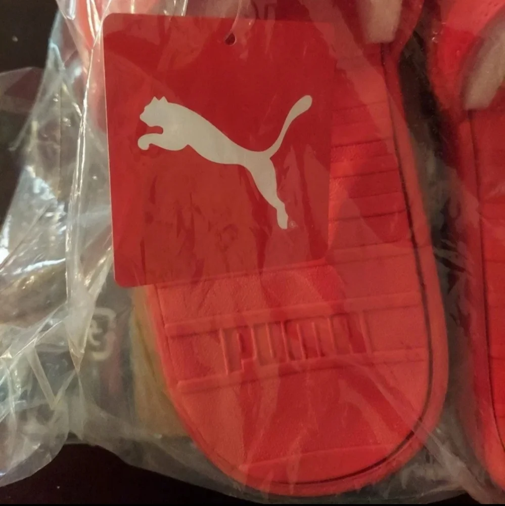 PUMA Cool Cat Slides Sandals Men's 7 Womens 8-8.5 Unisex Red BNWT 1 PAIR LEFT
